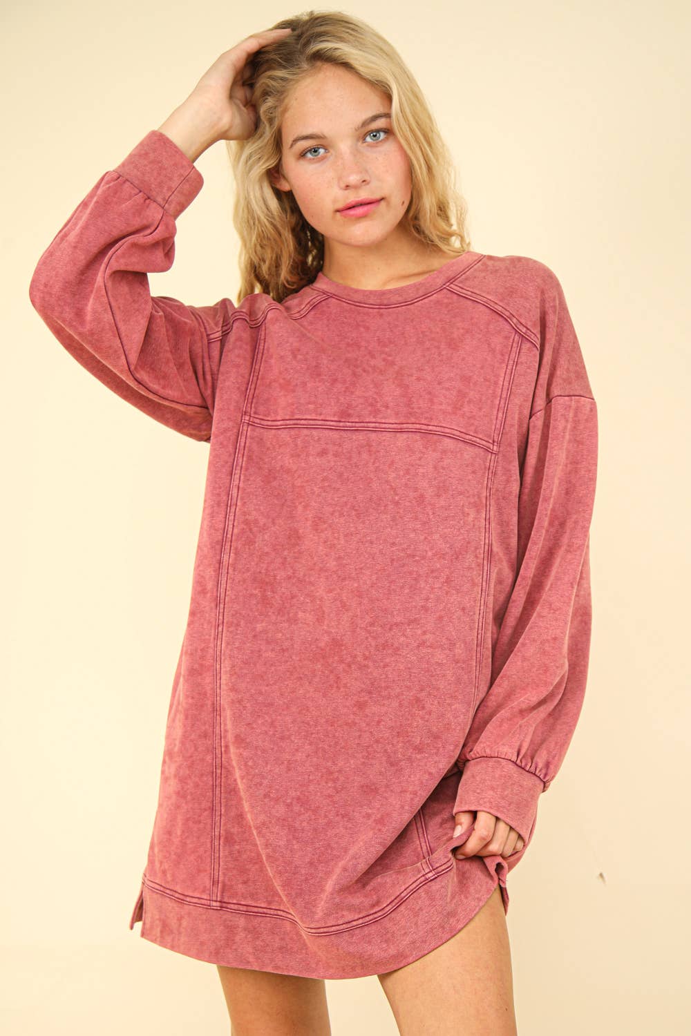 Mineral Washed Oversized Knit Sweatshirt Mini Dress | MAGENTA